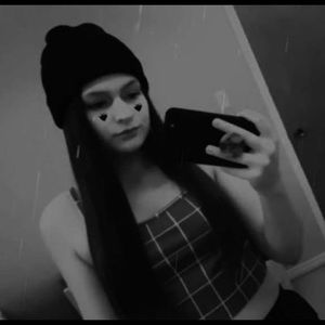 Meet your Posher, Avery